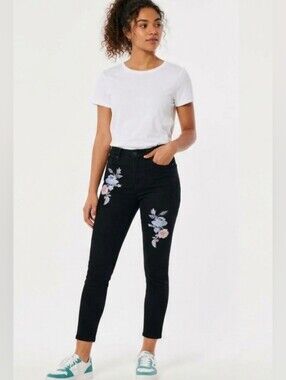 🔥HOLLISTER HIGH RISE SUPER SKINNY CROP STRETCH BLACK FLORAL JEANS Sz3 24" WAIST